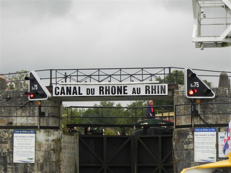 Einfahrt in den Canal du Rhône au Rhin. 