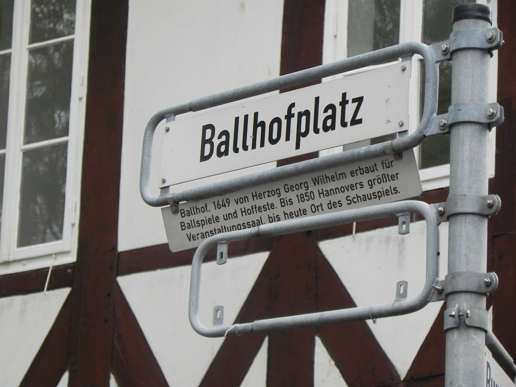 20150503011 Schild Ballhofplatz Kopie